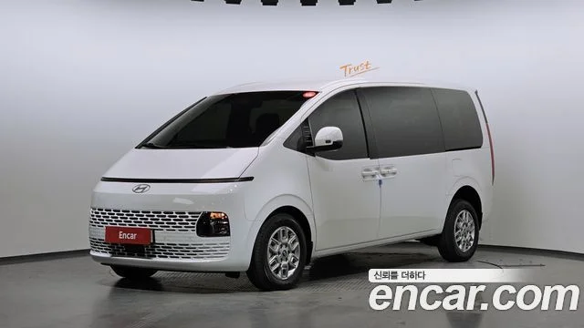 2025 Hyundai Staria
