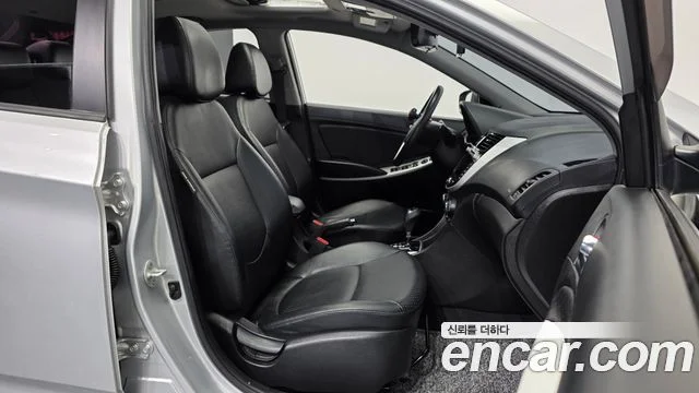 2014 Hyundai 엑센트(신형)