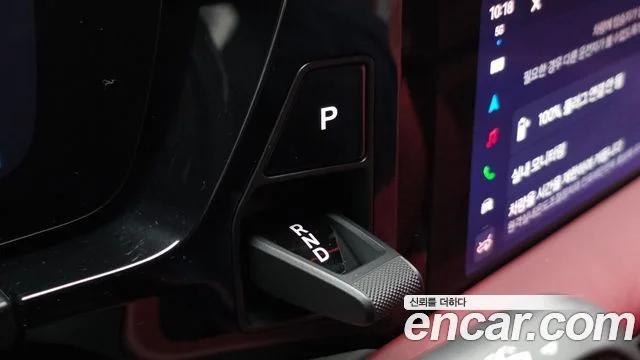 2025 Porsche 마칸 EV