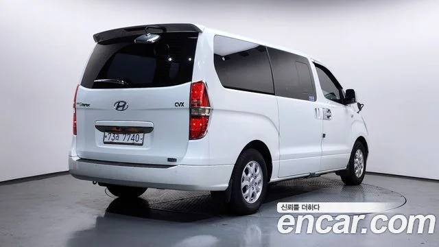 2011 Hyundai Grand Starex