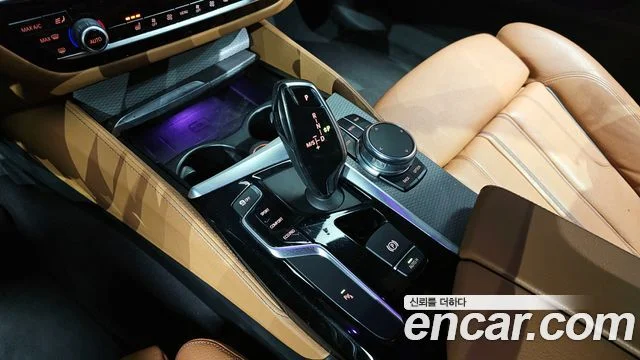 2017 BMW 5 Series (G30)