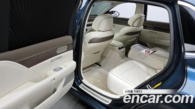 2022 Genesis G90 (RS4)