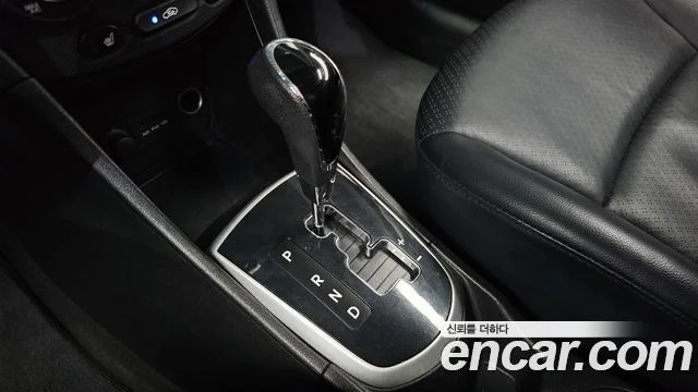 2012 Hyundai 엑센트(신형)