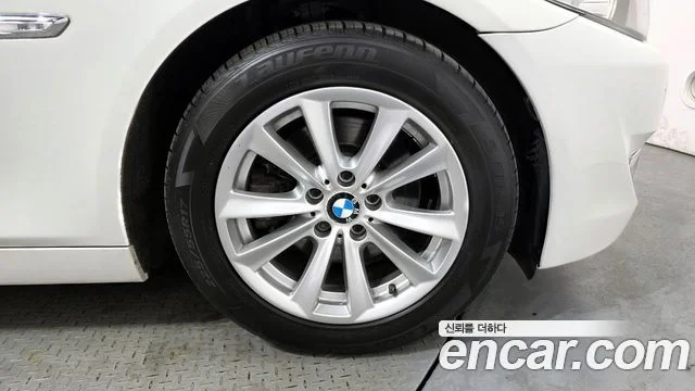2012 BMW 5 Series (F10)