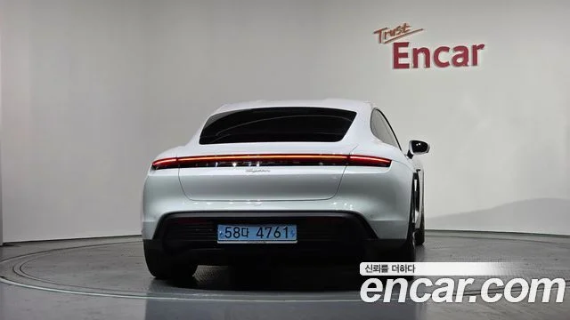 2022 Porsche 타이칸
