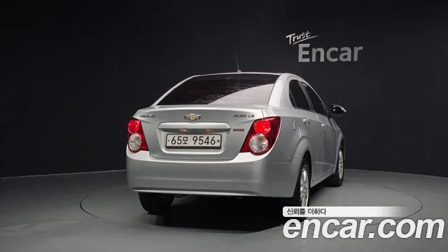 2015 Chevrolet 아베오 세단