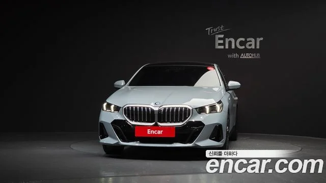 2025 BMW 5 Series (G60)