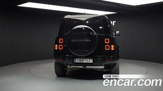 2025 Land Rover Defender (L663)