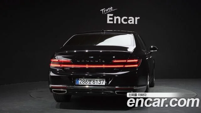 2020 Genesis G90