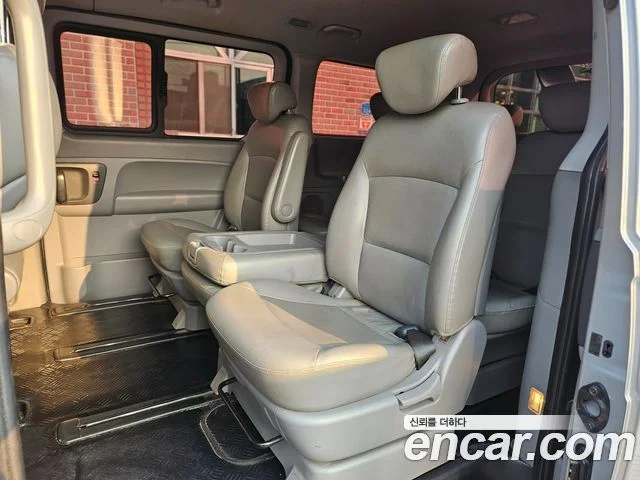 2014 Hyundai Grand Starex