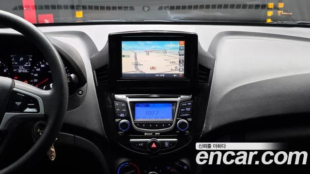 2010 Hyundai 엑센트(신형)