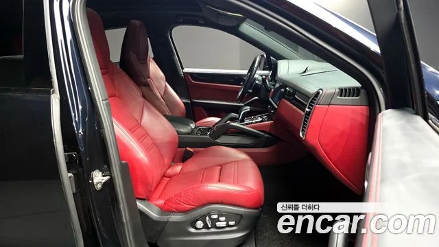 2020 Porsche 카이엔 (PO536)