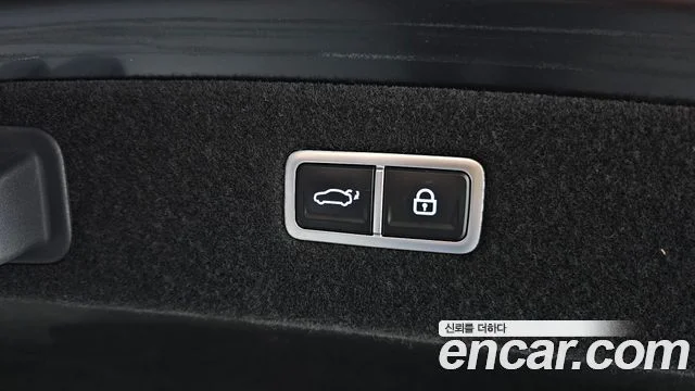 2022 Genesis G90 (RS4)