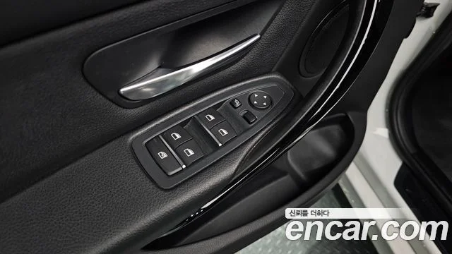 2017 BMW 3 Series (F30)