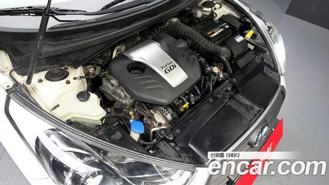 2015 Hyundai Veloster (New)