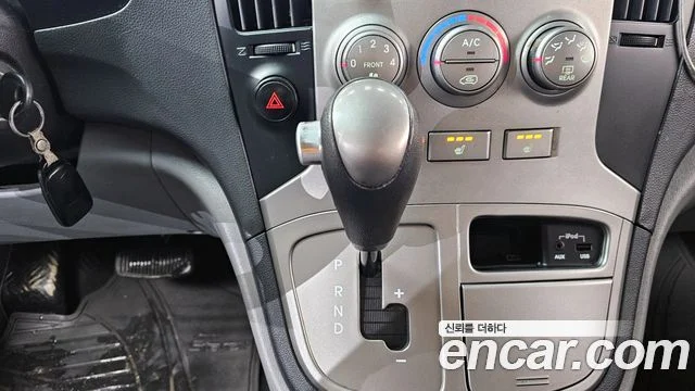 2015 Hyundai Grand Starex