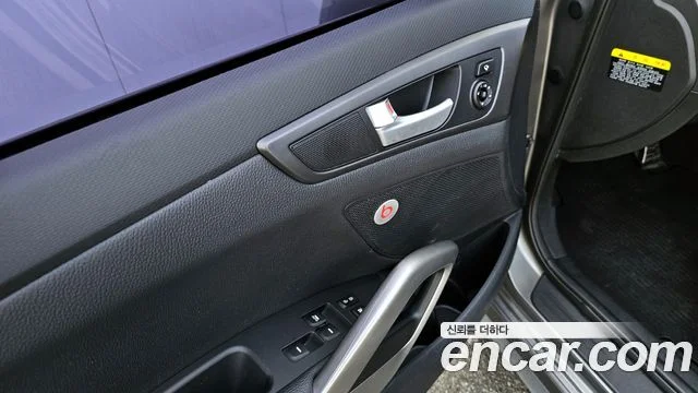 2015 Hyundai Veloster (New)