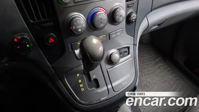 2014 Hyundai Grand Starex