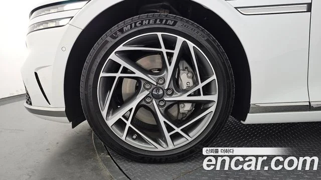 2022 Genesis G90 (RS4)