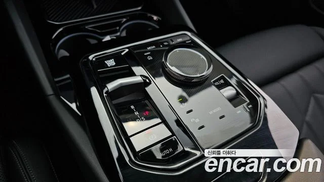 2024 BMW 5 Series (G60)