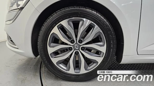 2016 Renault Korea SM6