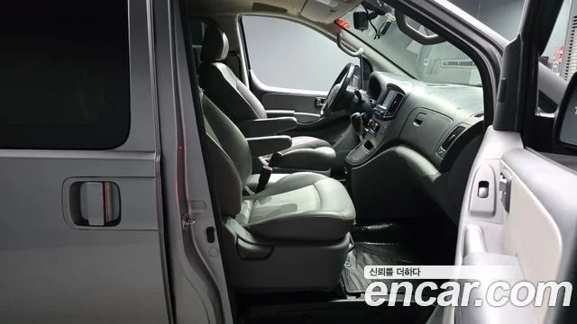 2020 Hyundai Grand Starex (New)