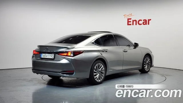 2020 Lexus ES300h 7세대