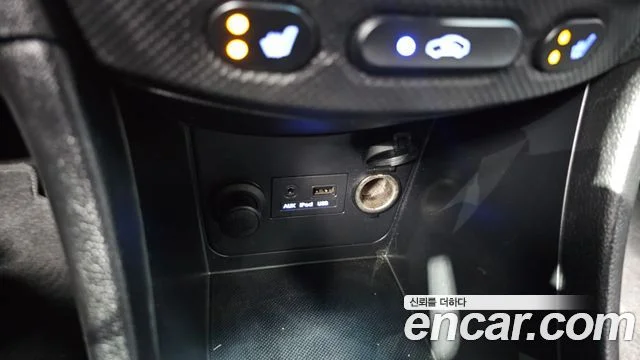 2012 Hyundai 엑센트(신형)