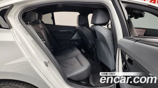 2025 BMW 5 Series (G60)