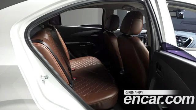 2017 Chevrolet 더 뉴 아베오 세단