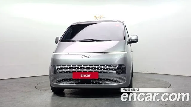 2023 Hyundai Staria