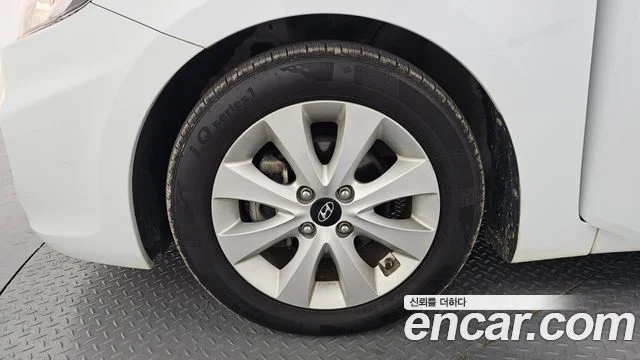 2016 Hyundai 엑센트(신형)