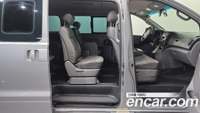 2010 Hyundai Grand Starex