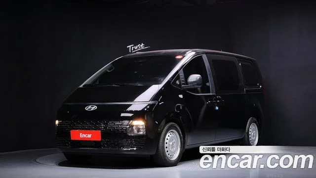 2025 Hyundai Staria