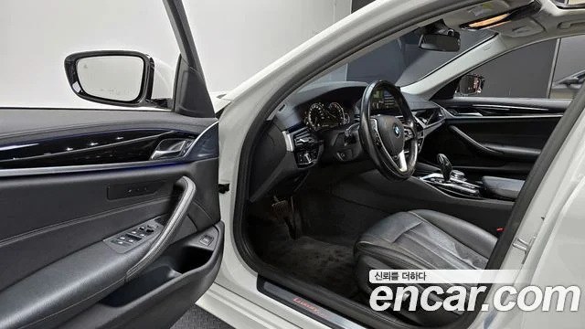 2018 BMW 5 Series (G30)