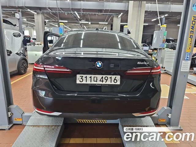 2024 BMW 5 Series (G60)