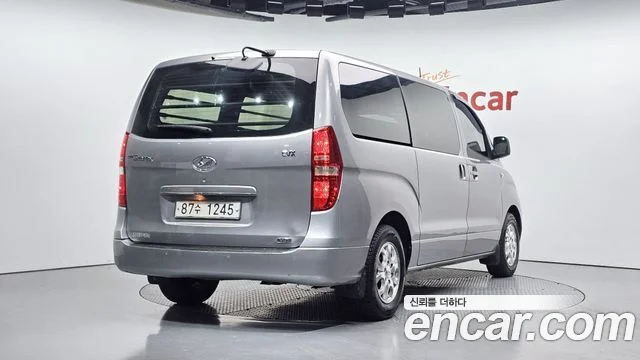 2012 Hyundai Grand Starex