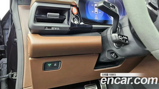 2025 Porsche 마칸 EV