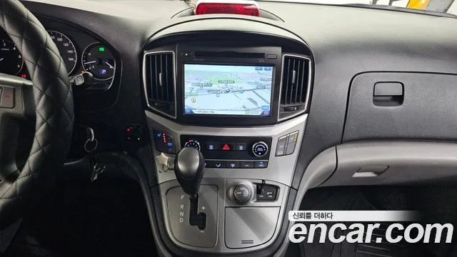 2016 Hyundai Grand Starex