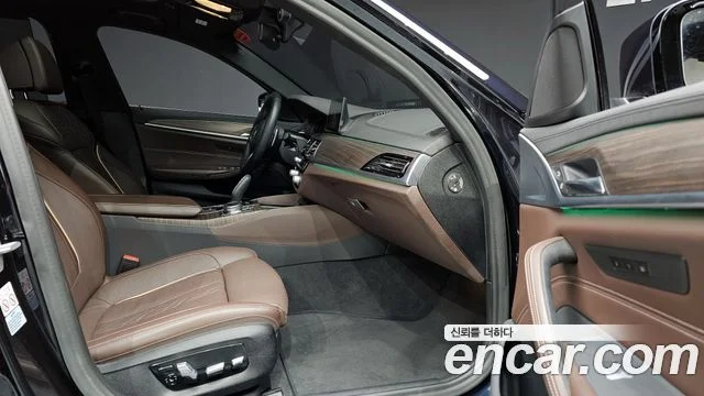 2019 BMW 5 Series (G30)