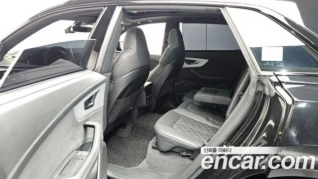 2023 Audi Q8 (4M)