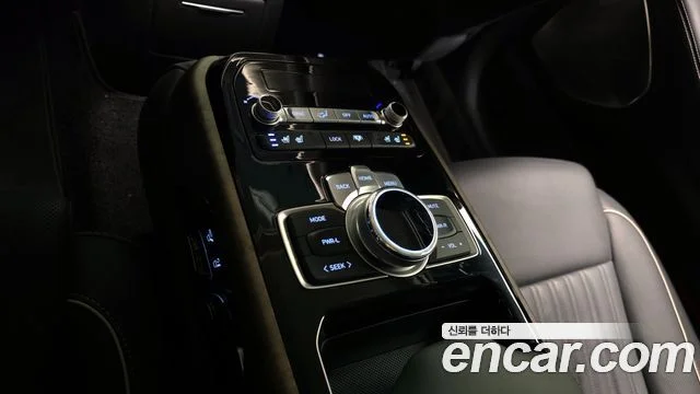 2019 Genesis G90