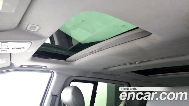 2011 Hyundai Grand Starex