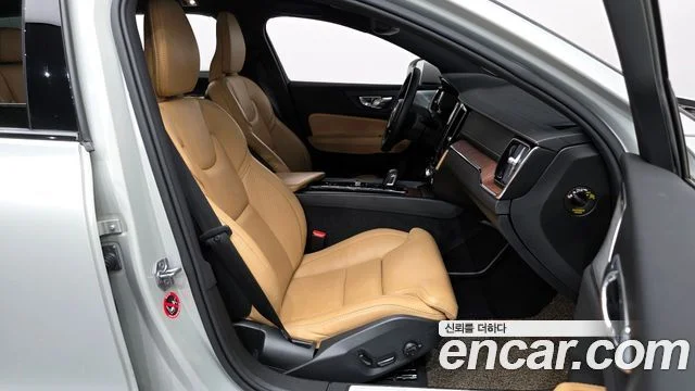 2020 Volvo V60 크로스컨트리 2세대