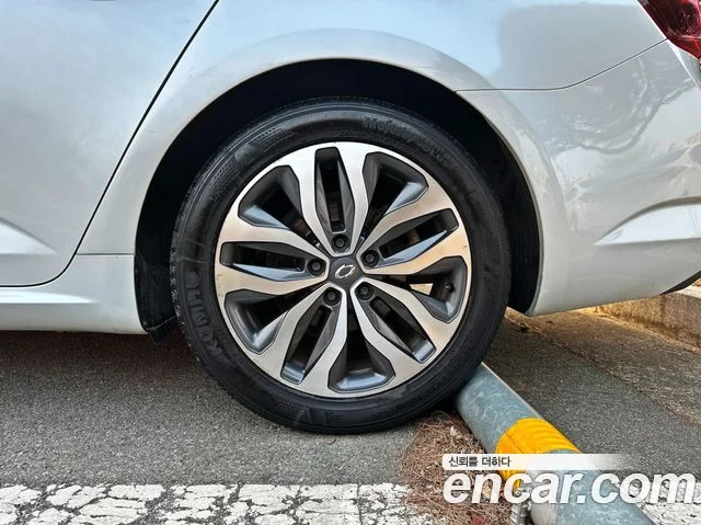 2016 Renault Korea SM6