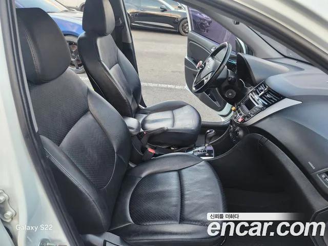 2015 Hyundai 엑센트(신형)