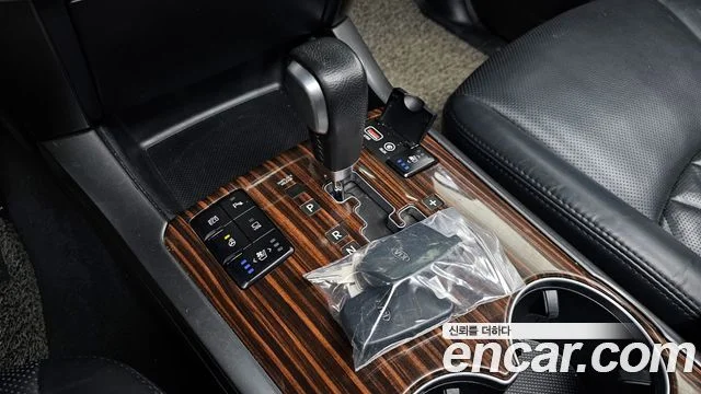 2017 Kia Mohave (New)