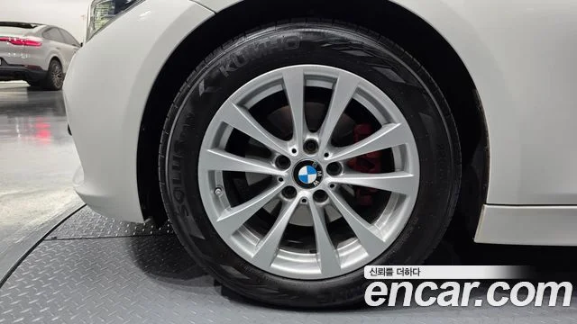 2015 BMW 3 Series (F30)