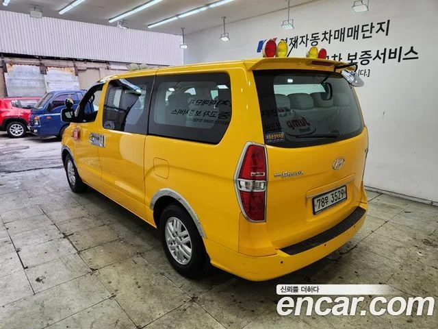 2017 Hyundai Grand Starex