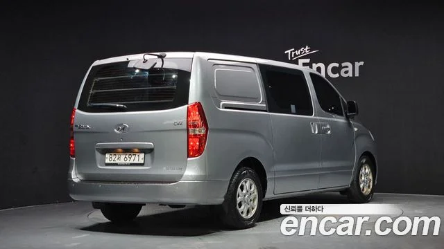 2014 Hyundai Grand Starex